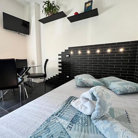 Blaxej, Nel Cuore Di Verona, Moderno Ed Elegante, 4 Posti Letto, Wi-Fi, Self Check Inアパートメント エクステリア 写真